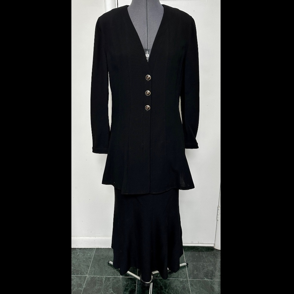 VINTAGE 1993 CHANEL BOUTIQUE BLACK WOOL CREPE SUIT JACKET LONG SKIRT 40 42 8 10